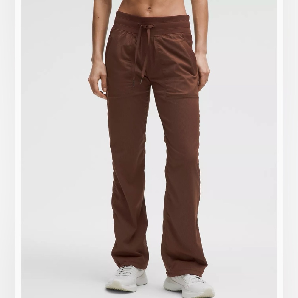Women’s Lululemon size 6 dance studio mid rise pant